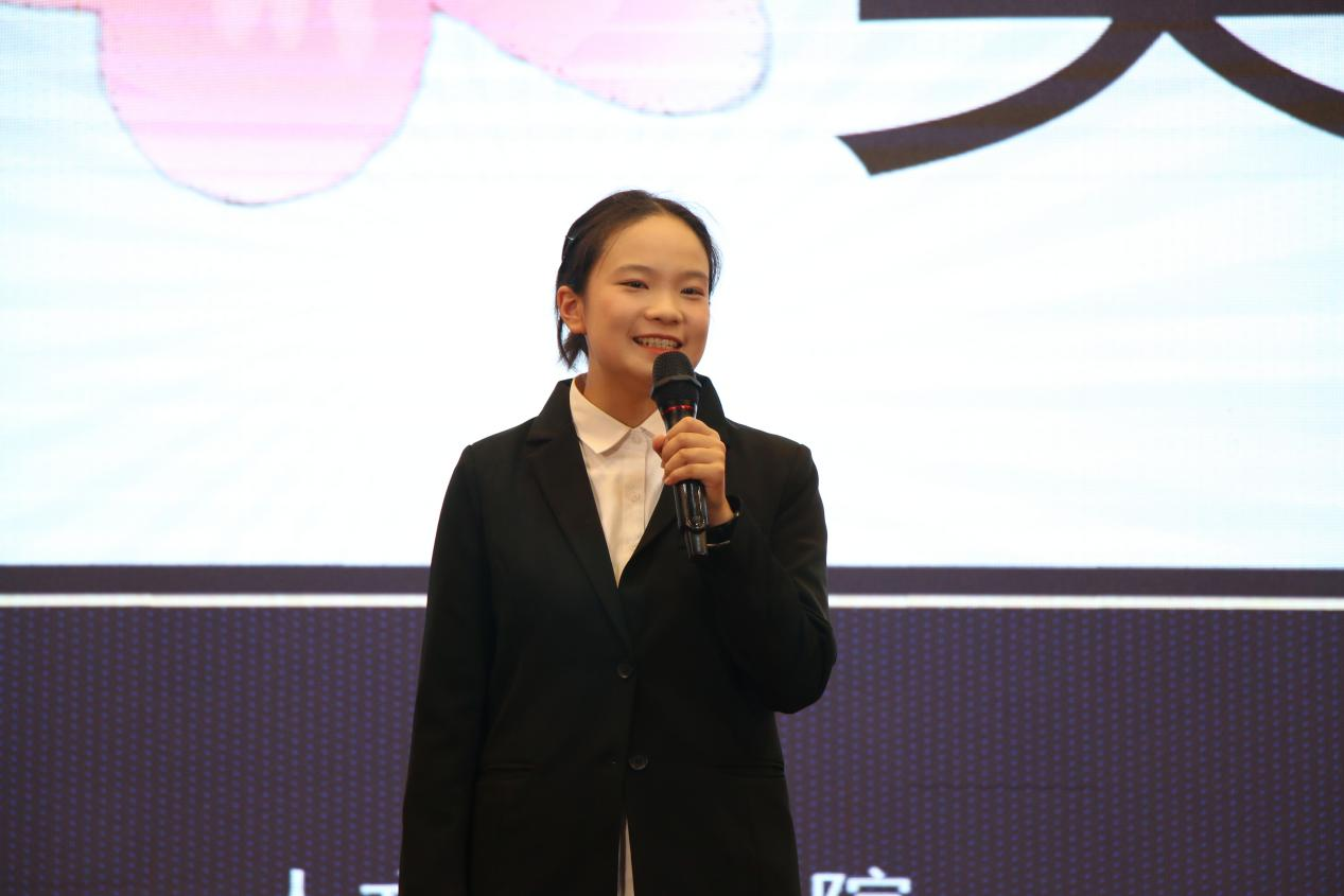 寻找最美寝室长——记22社工2班倪佳楠